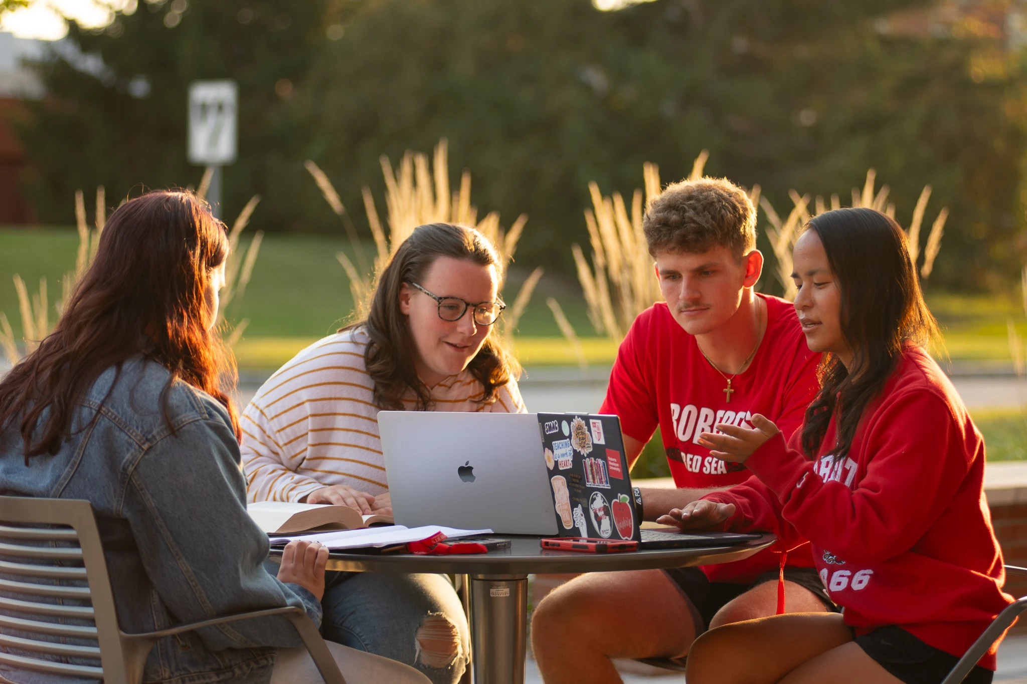 A group of Roberts Wesleyan students studying