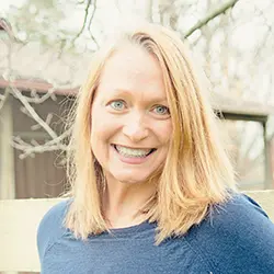 Tami Sullivan Headshot